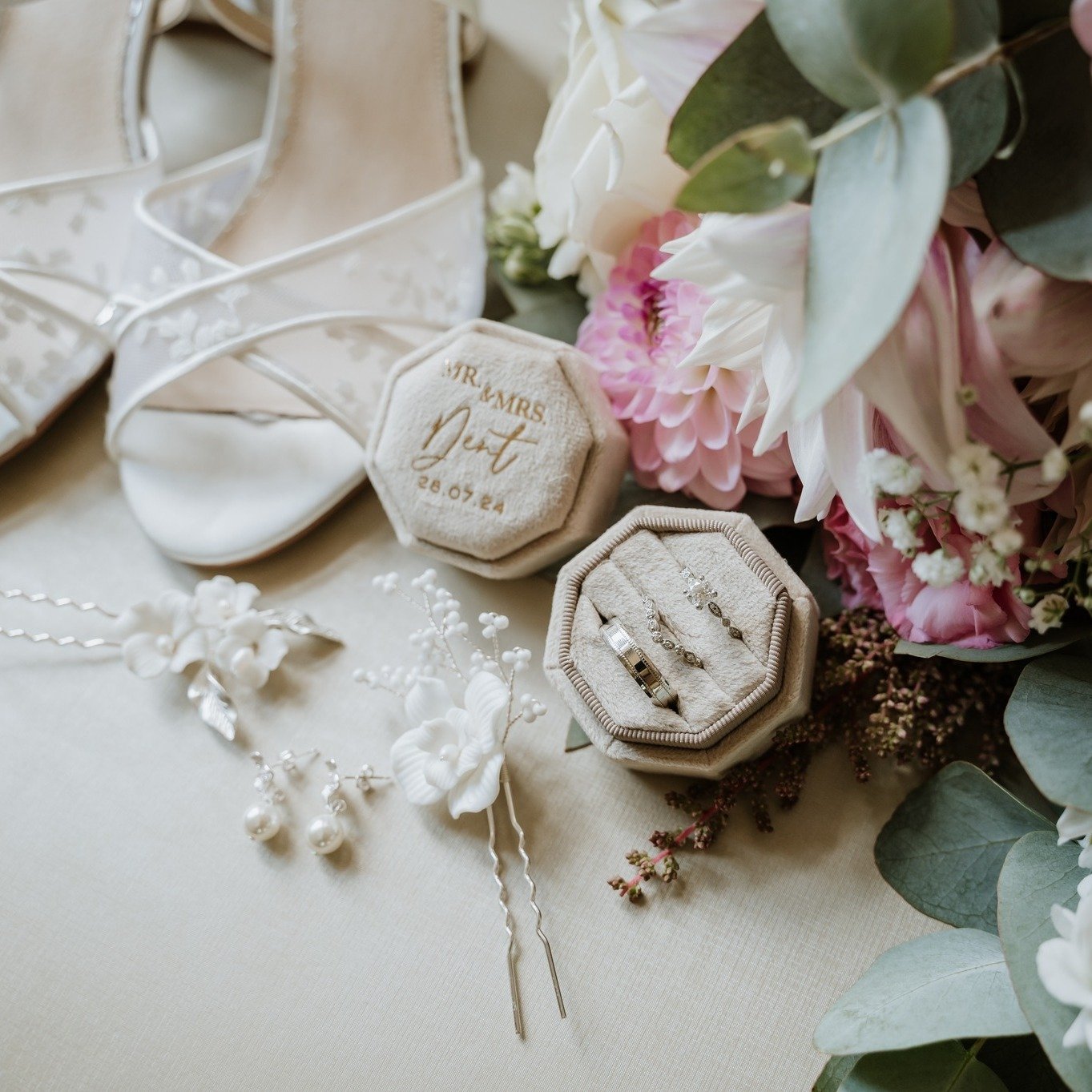 I didn't want to leave this wedding 💕 Katie &amp; Tom had the best day ever last weekend at Holmewood Hall.  My third of 3 weddings I had last weekend, I was running on caffeine and good vibes!.... and COOKIES 🍪

Suppliers:
Videography - @Jamesohal